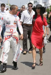 Nicole Scherzinger feet photo thumbnail