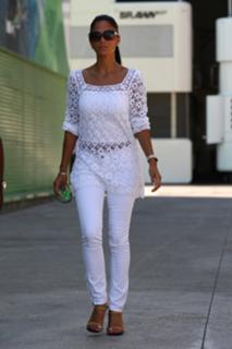 Nicole Scherzinger feet photo thumbnail