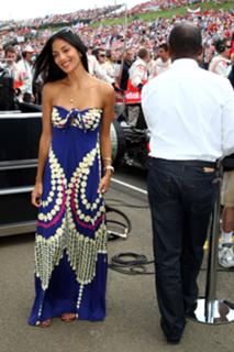 Nicole Scherzinger feet photo thumbnail