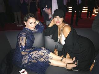 Alyssa Milano feet photo thumbnail
