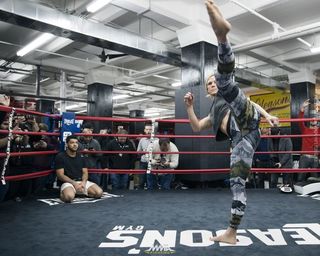 Holly Holm feet photo thumbnail