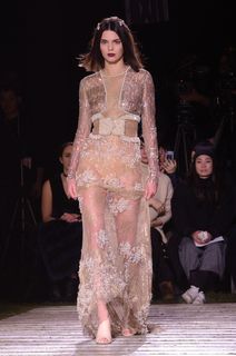 Kendall Jenner feet photo thumbnail