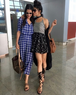 Mouni Roy feet photo thumbnail