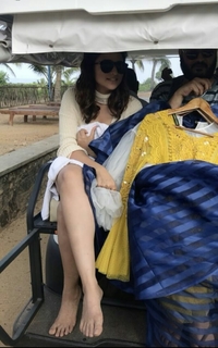 Parineeti Chopra feet photo thumbnail