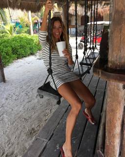 Kelly Bensimon feet photo thumbnail