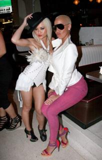 Amber Rose feet photo thumbnail
