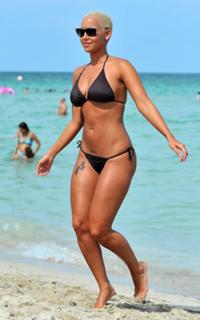 Amber Rose feet photo thumbnail