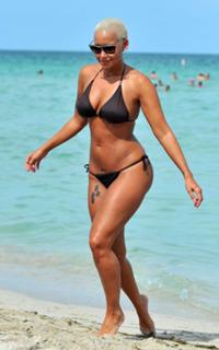 Amber Rose feet photo thumbnail