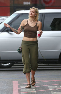 Paris Jackson feet photo thumbnail