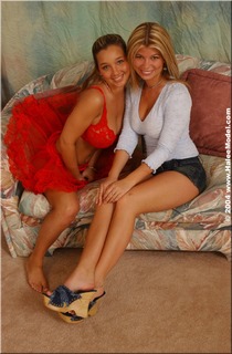 Christina Model feet photo thumbnail