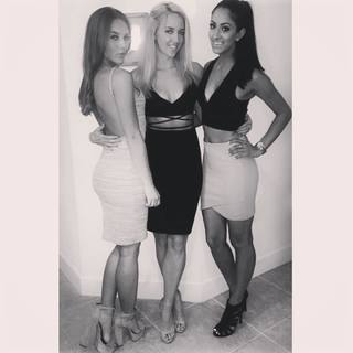 Chelsea Green feet photo thumbnail