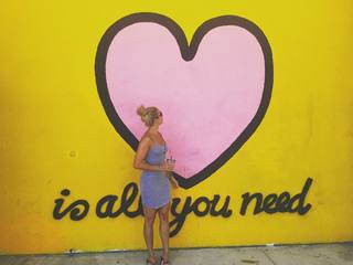 Chelsea Green feet photo thumbnail