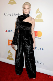 Halsey feet photo thumbnail