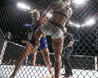 Holly Holm feet photo thumbnail