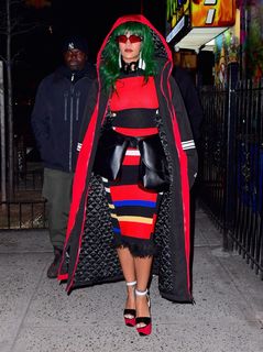Rihanna feet photo thumbnail