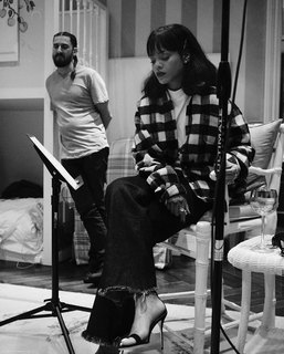 Rihanna feet photo thumbnail