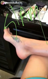 Brooke Burke feet photo thumbnail