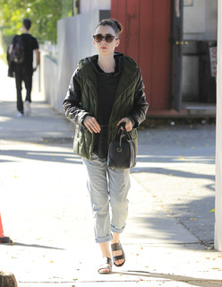 Lily Collins feet photo thumbnail