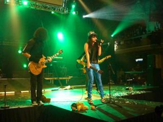 Ewa Farna feet photo thumbnail