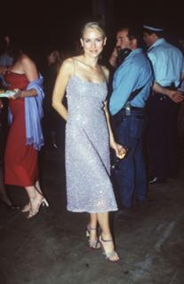 Naomi Watts feet photo thumbnail