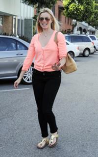 Amy Smart feet photo thumbnail