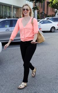 Amy Smart feet photo thumbnail