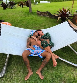 Bruna Marquezine feet photo thumbnail