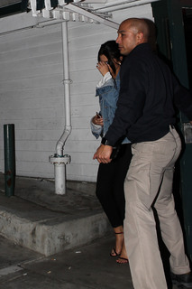 Selena Gomez feet photo thumbnail