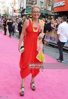 Emma Thompson feet photo thumbnail