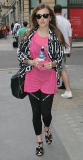Fearne Cotton feet photo thumbnail