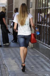 Fearne Cotton feet photo thumbnail