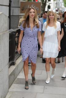 Fearne Cotton feet photo thumbnail