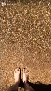 Justine Ezarik feet photo thumbnail