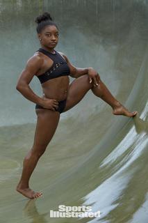 Simone Biles feet photo thumbnail