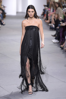 Kendall Jenner feet photo thumbnail
