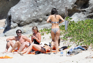 Brooke Burke feet photo thumbnail