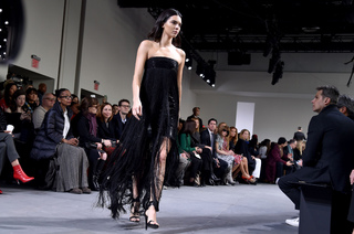 Kendall Jenner feet photo thumbnail