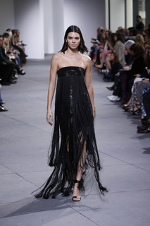 Kendall Jenner feet photo thumbnail