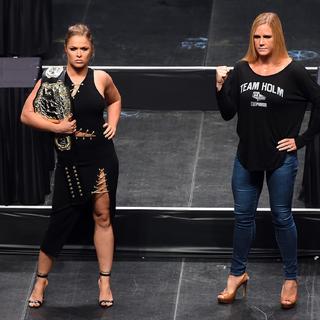 Holly Holm feet photo thumbnail