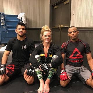 Holly Holm feet photo thumbnail