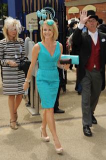 Amanda Holden feet photo thumbnail