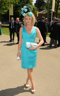 Amanda Holden feet photo thumbnail