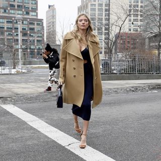 Martha Hunt feet photo thumbnail