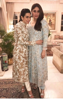 Karisma Kapoor feet photo thumbnail