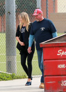Ali Larter feet photo thumbnail