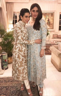 Kareena Kapoor feet photo thumbnail