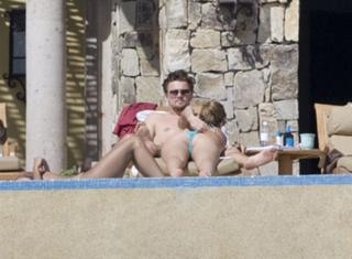 Bar Refaeli feet photo thumbnail
