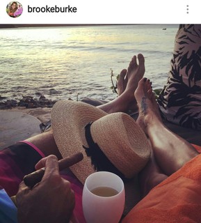 Brooke Burke feet photo thumbnail