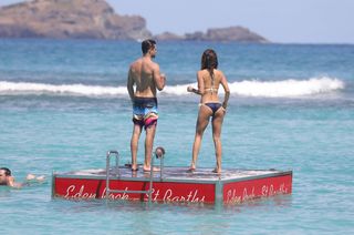 Brooke Burke feet photo thumbnail