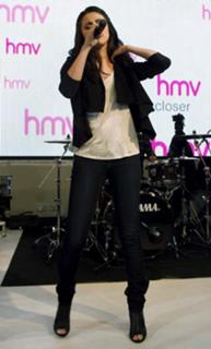 Selena Gomez feet photo thumbnail